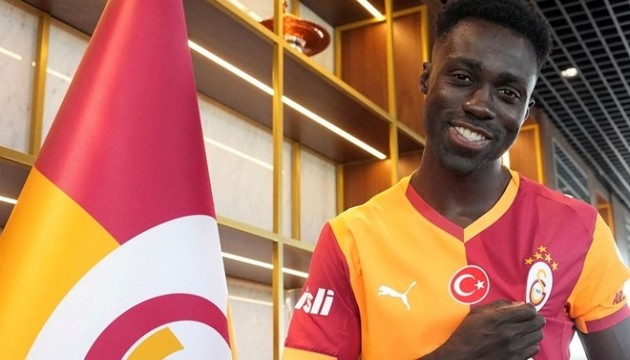Galatasaray'da 2 imza birden atıldı