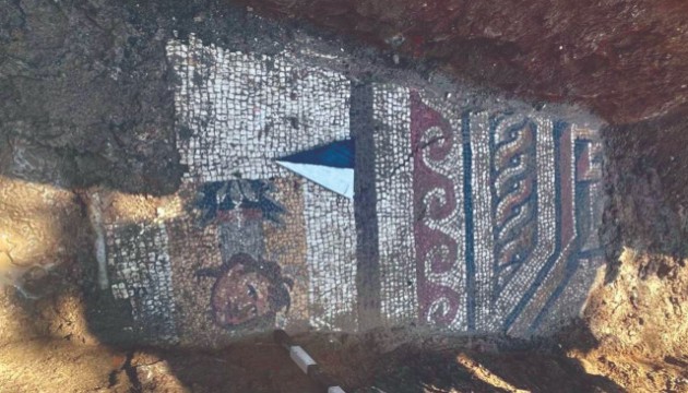 Kahramanmaraş'ta bin 500 yıllık mozaik gün yüzüne çıkarıldı