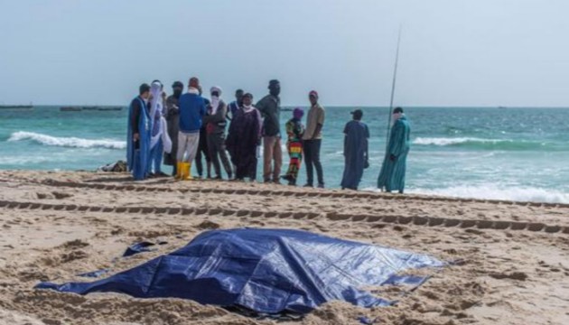 160 kişiyi taşıyan tekne alabora oldu