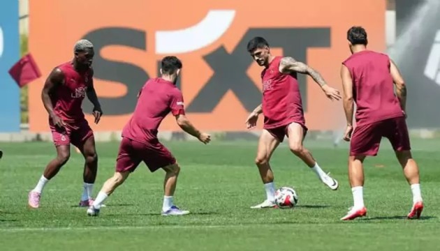 Galatasaray'ın kamp kadrosu açıklandı