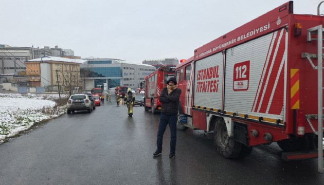 Arnavutköy'de fabrika yangını!