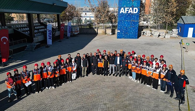 Öğrenciler zorlu göreve hazırlanıyor