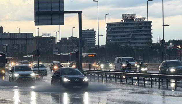 AKOM'dan sağanak geçişleri uyarısı