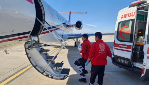 Kalp hastası bebek ambulans uçakla İstanbul'a sevk edildi