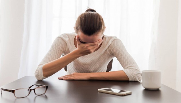 Kronik yalnızlar dikkat! Felç riskini artırıyor