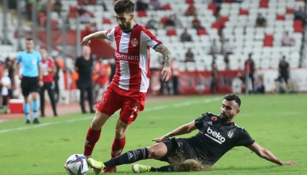 Beşiktaş, Antalyaspor deplasmanında: İşte muhtemel 11'ler!