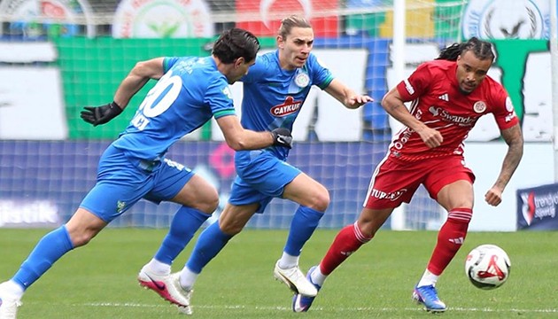 Rizespor evinde kazandı