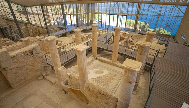 Antik kentten çıkarılan eserler sanatseverlerle buluştu