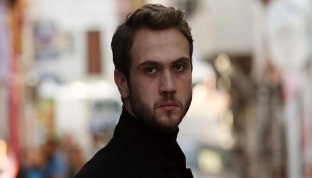 Aras Bulut İynemli sosyal medyayı salladı