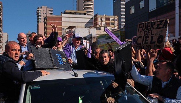 Devlet Başkanı'nın konvoyuna saldırı