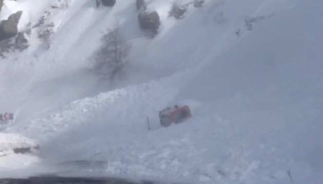 Artvin'de çığ düştü: 3 çoban kar altında kaldı