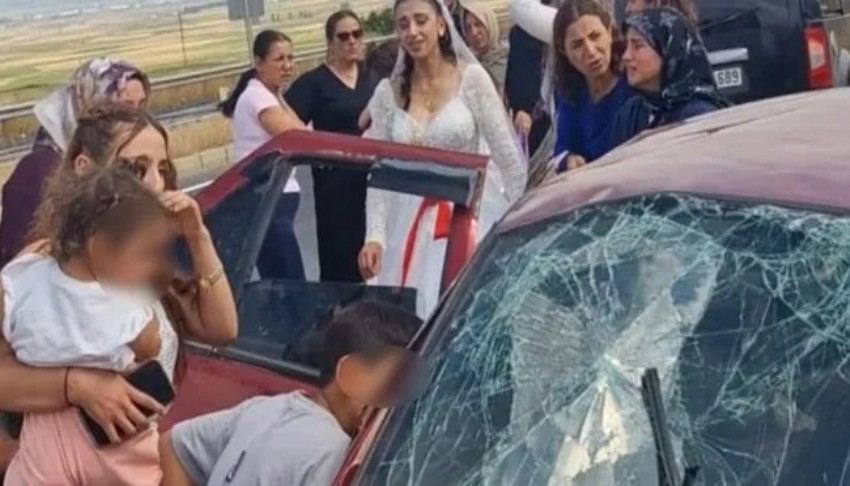 Düğün konvoyunda feci kaza!