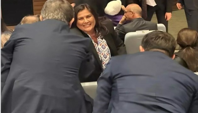 Özlem Çerçioğlu AK Parti Genel Merkezinde