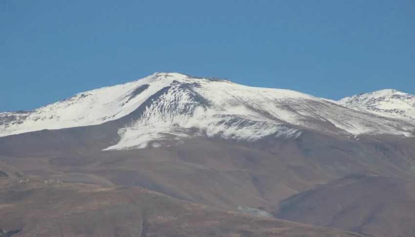 Mevsimin ilk karı o şehre düştü