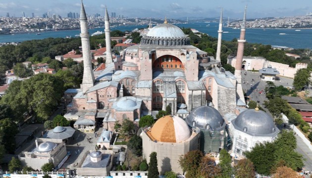 Ayasofya'da girişler ayrıldı!