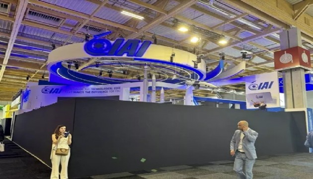 İsrailli şirketlerin stantlarını kaldırdı