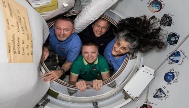 Trump'tan astronotlar için fazla mesai önerisi