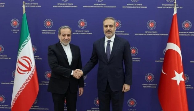 Bakan Fidan, Arakçi ile görüştü