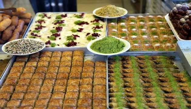 Uzman isim uyardı: Bayramda tatlı tüketimine dikkat!