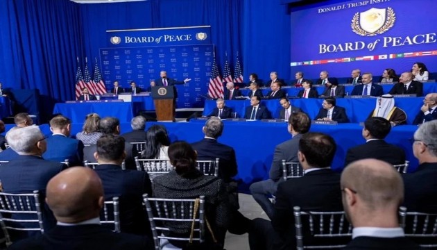 Trump Barış Kurulu toplantısında uyudu