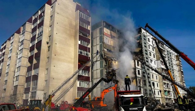 Rusya'nın Ukrayna’da binaları vurduğu saldırılarda can kaybı 25'e yükseldi