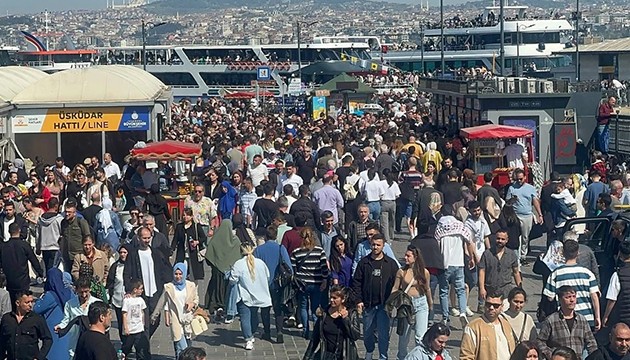 Turistik yerlerde bayram yoğunluğu