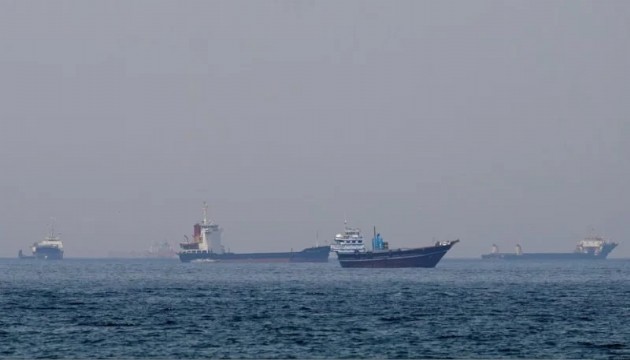 Hürmüz'de trafik durdu