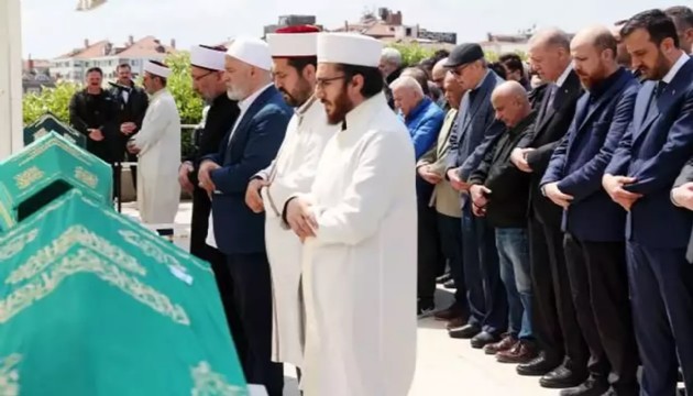 Erdoğan, öğretmeninin cenaze namazına katıldı