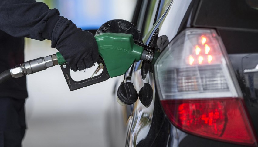 Benzine 3,20 TL zam geldi! Üç büyükşehirde fiyat 80 TL'yi aştı