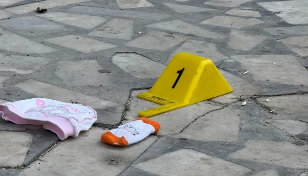 Sinir krizi geçirdi, iki aylık bebeği camdan attı