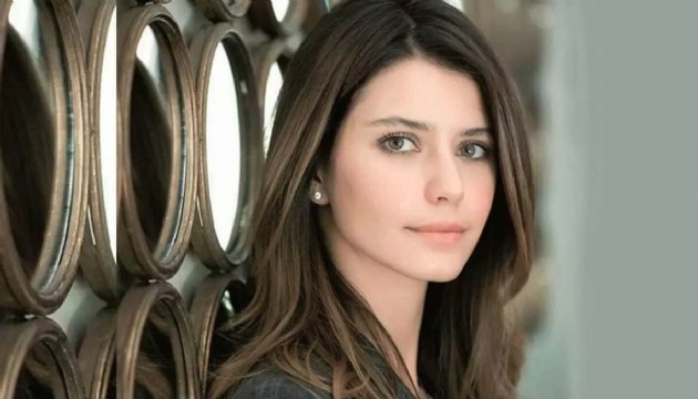 Beren Saat 12 yılın ardından beyaz perdeye dönüyor