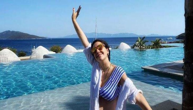 Bergüzar Korel güneşli havanın tadını çıkardı!