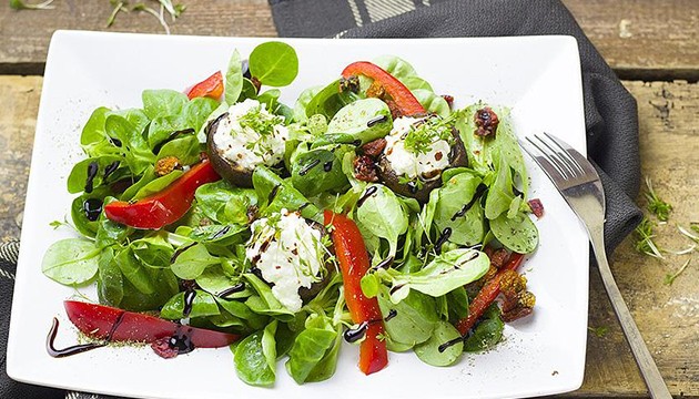 Uzmanlardan dengeli beslenme ve sıvı tüketimi uyarısı