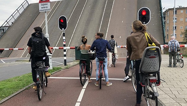 Ülkenin yarısından fazlası ulaşım için bisikleti tercih ediyor