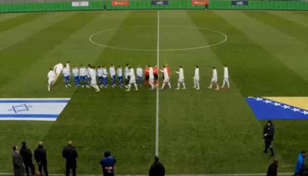 Futbolcular İsrailli rakiplerini protesto etti