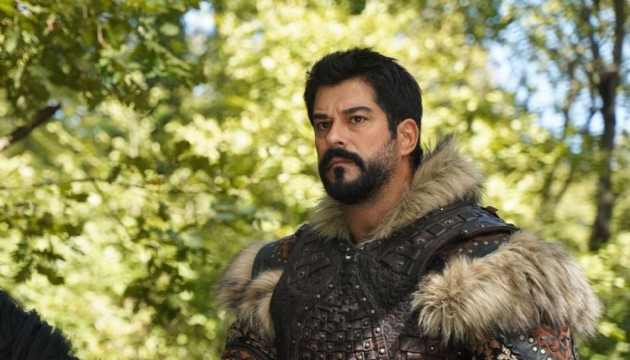 Burak Özçivit'ten veda mesajı!