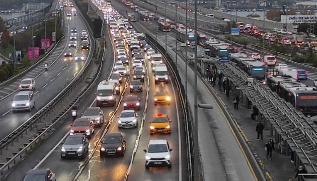 İstanbul'da trafik yoğunluğu arttı