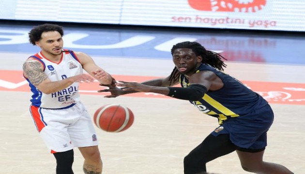 Anadolu Efes, Fenerbahçe'yi devirdi