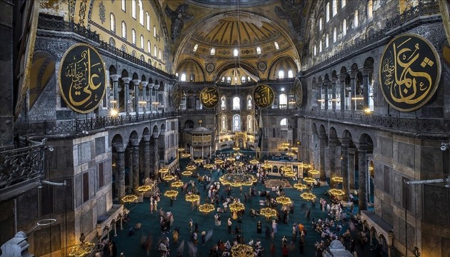 Ayasofya Camii 5 yıl önce ibadete açıldı