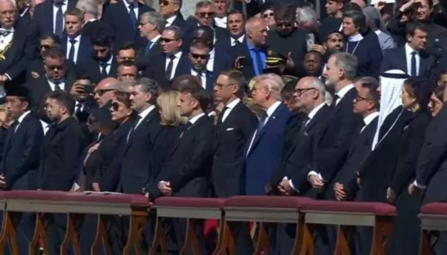 Liderler Papa'nın cenazesinde