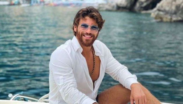 Oyuncu Can Yaman'dan leopar tarz!