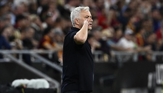Mourinho 3 ismin faturasını kesti