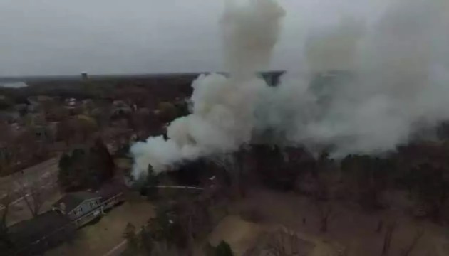 ABD'de uçak yerleşim alanına düştü