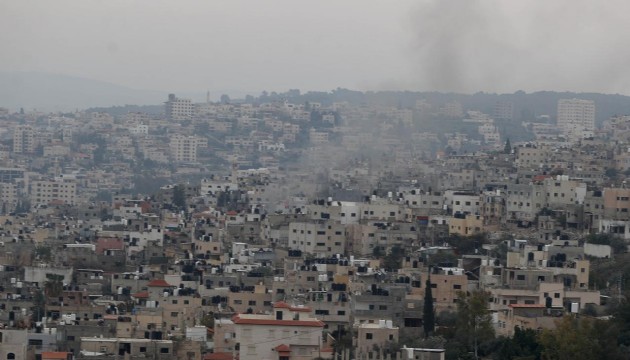 İsrail, binlerce Filistinlinin Cenin Mülteci Kampı'na girişini engelledi