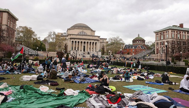 O üniversite için federal denetim iddiası
