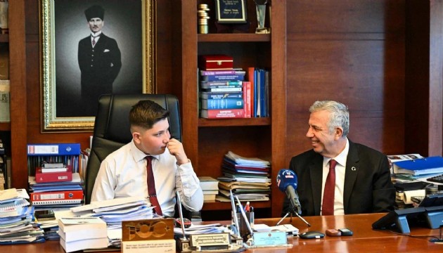 Mansur Yavaş koltuğunu devretti
