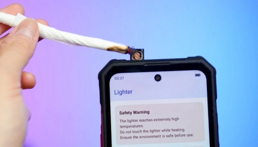 Çakmağı olan akıllı telefon!