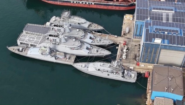 Hücumbotlar denize indirildi