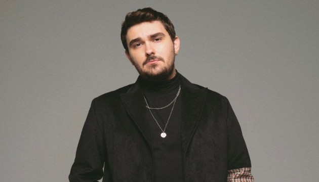 Ünlü şarkıcı Çağan Şengül kaza geçirdi!