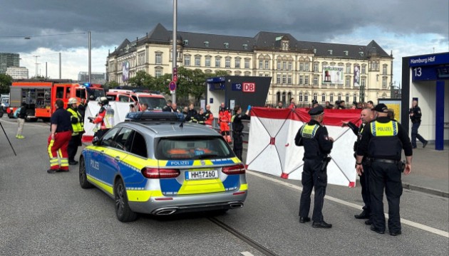 Tren istasyonunda bıçaklı saldırı: 12 kişi yaralandı